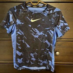 NIKE DRY FIT - Youth size Medium